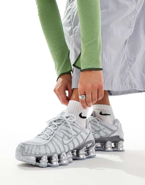 Nike Shox TL trainers in pure platinum - view 1