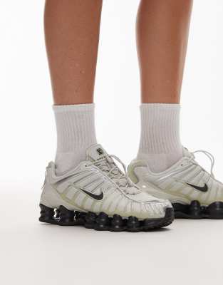 Nike - Shox TL - Unisex-Sneaker in Grün und Schwarz