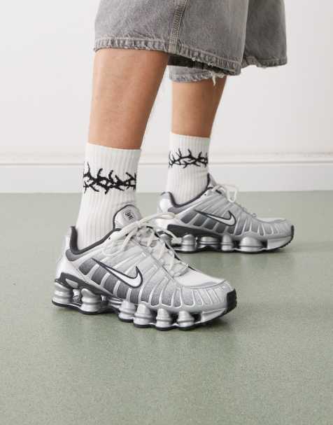Nike Shox TL unisex trainers in silver - view 1