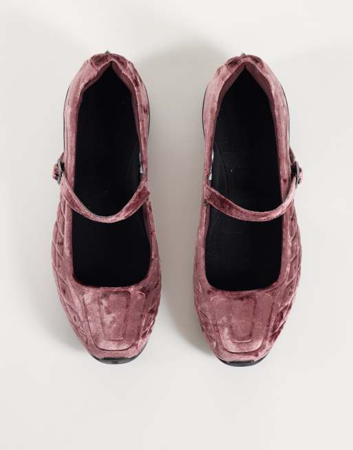 Nike Shox Z Calistra Velvet sneakers in burgundy, 2 of 5
