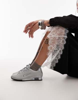Nike - Shox Z - Sneaker in Silber-Grau
