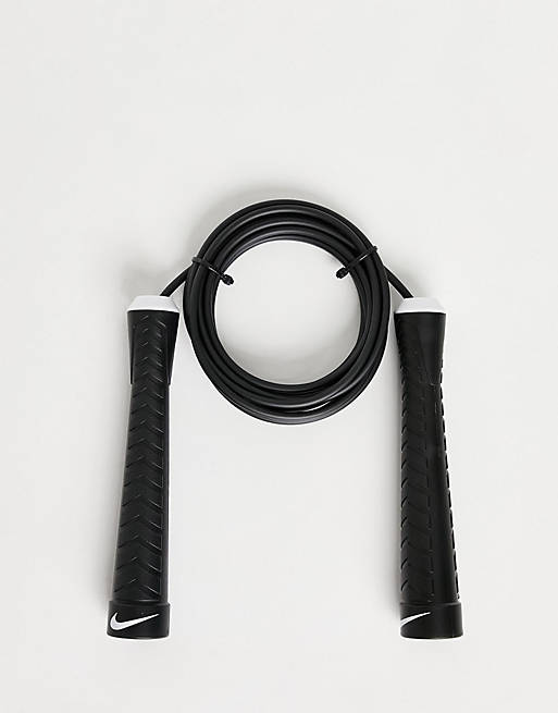 Nike - Sjippetov med logo