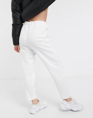 nike slim leg swoosh white joggers