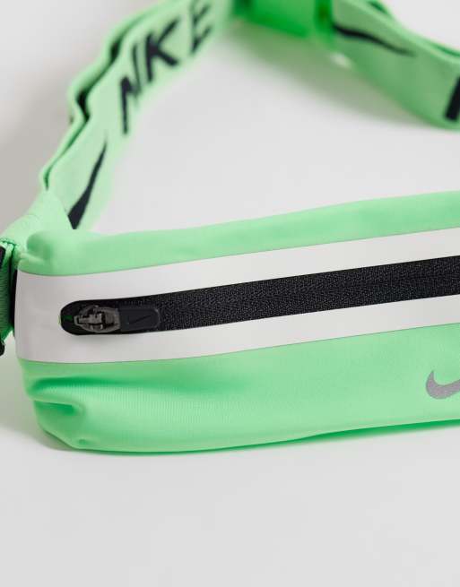 Nike Slim Waistpack 4.0 in green, 2 of 3
