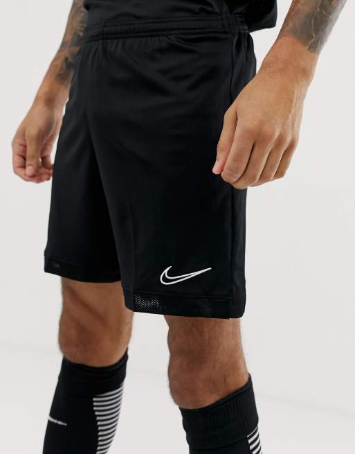 Pantalones cortos best sale negros nike