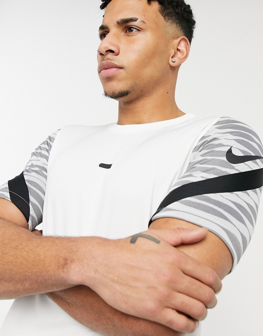 Nike Soccer Strike 21 T-shirt in white