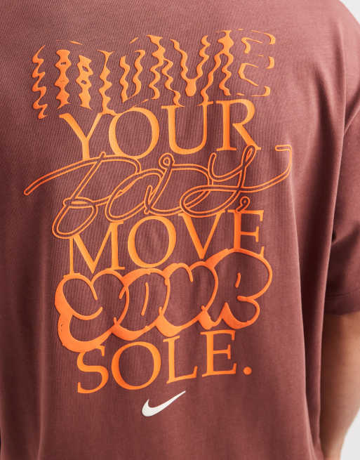 Nike – Solo – Brązowy T-shirt z logo Swoosh na plecach, 5 z 5