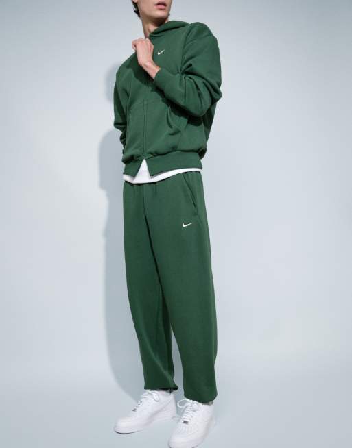 Nike Solo Fleece jogger à revers logo en vert foncé, 2 de 9