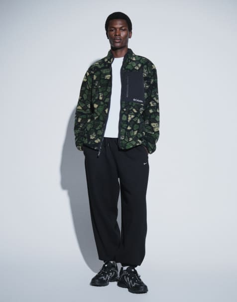 Nike Solo Fleece joggingbroek met rechte pijpen en boorden in zwart - view 1