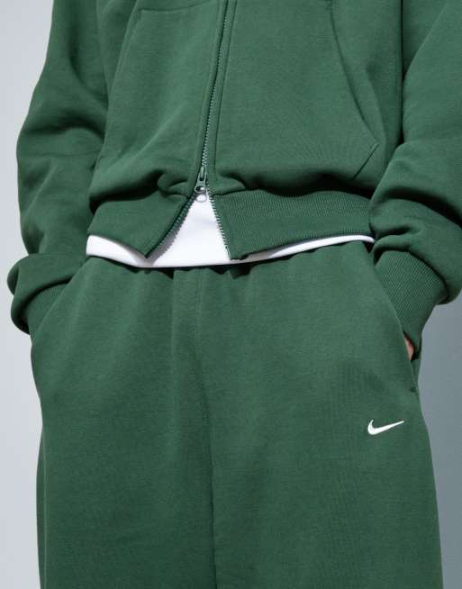 Nike Solo Fleece logo joggers met omslag in donkergroen, 5 van 9