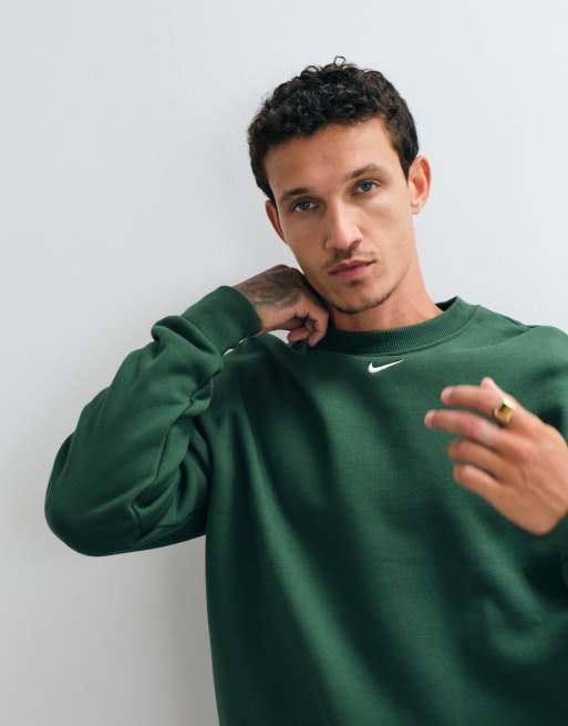 Nike Solo Fleece oversized sweatshirt in donkergroen, 2 van 5