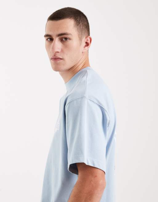 Nike Solo Fleece t-shirt med grafiskt tryck på ryggen i ljusblått, 4 av 5