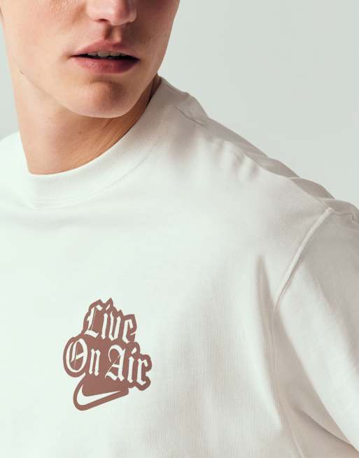 Nike - Solo - T-shirt met swoosh-print op de achterkant in beige, 4 van 7