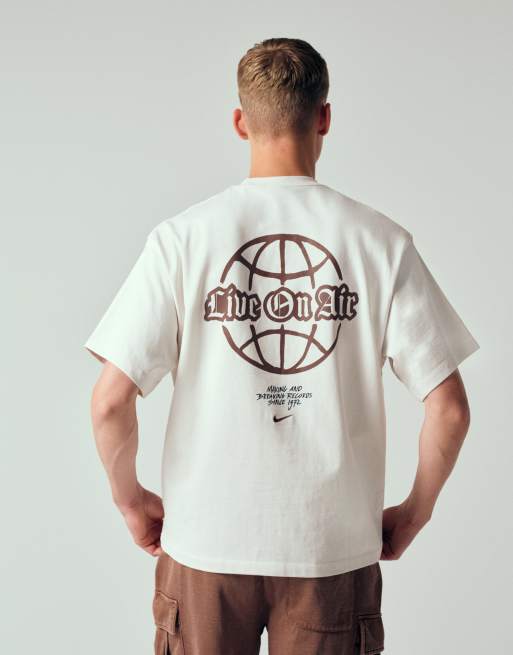 Nike - Solo - T-shirt met swoosh-print op de achterkant in beige, 5 van 7