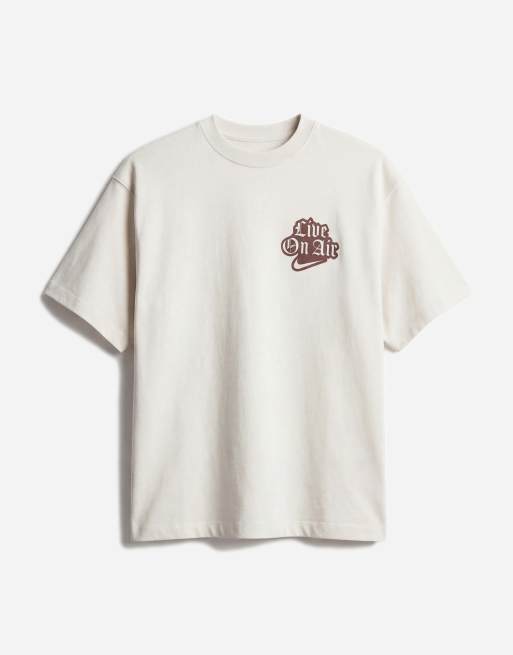 Nike - Solo - T-shirt met swoosh-print op de achterkant in beige, 6 van 7