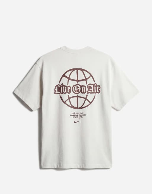 Nike - Solo - T-shirt met swoosh-print op de achterkant in beige, 7 van 7