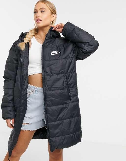 Nike - Sort foret longline-jakke med swoosh-logo på ryggen