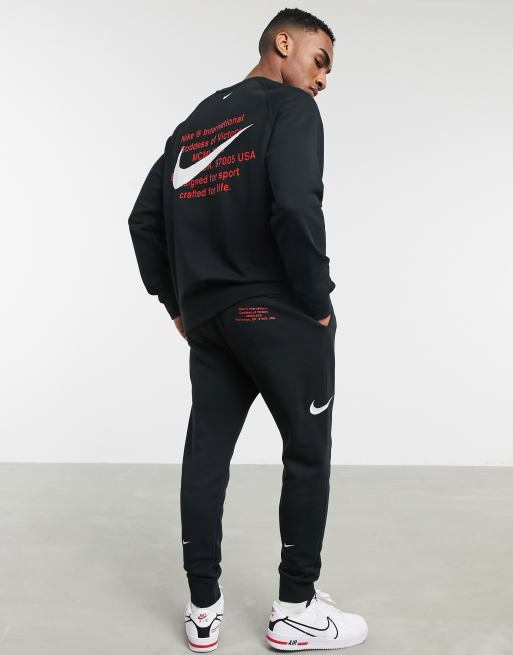 Nike - Sort sweatshirt med rund hals og Swoosh-logo