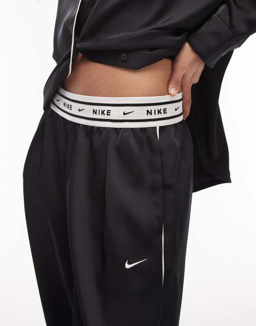 Nike - Sorte bukser med vide ben og linningdetalje i satin, 5 af 5