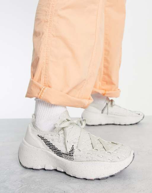 Nike - Space Hippie 04 - Sneakers in gebroken wit en zwart