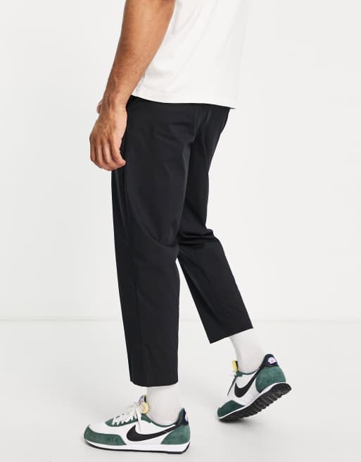 Nike cropped 2025 woven pants