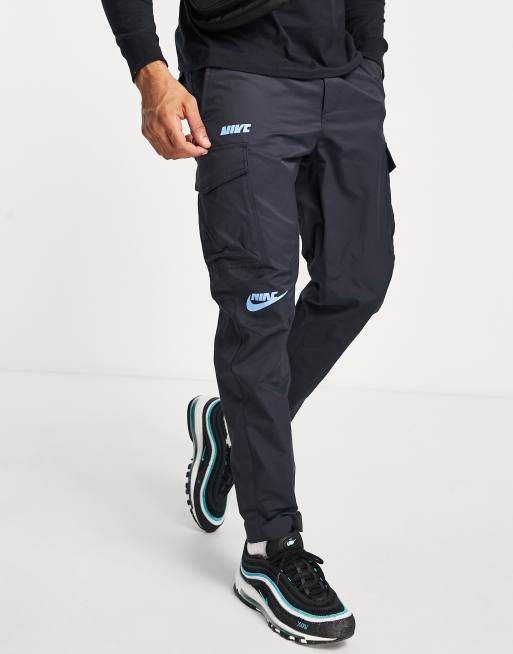 Nike - Sport Essentials - Multi Futura - Co-ord set met logo in zwart, 4 van 4