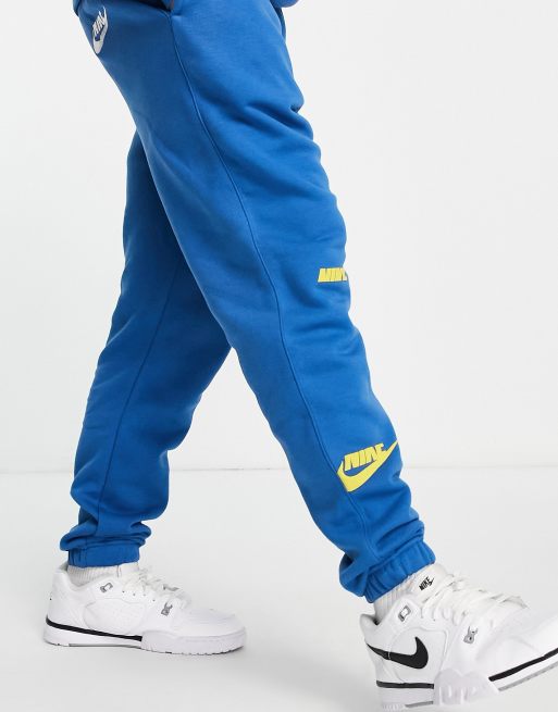 Nike essential futura joggers best sale