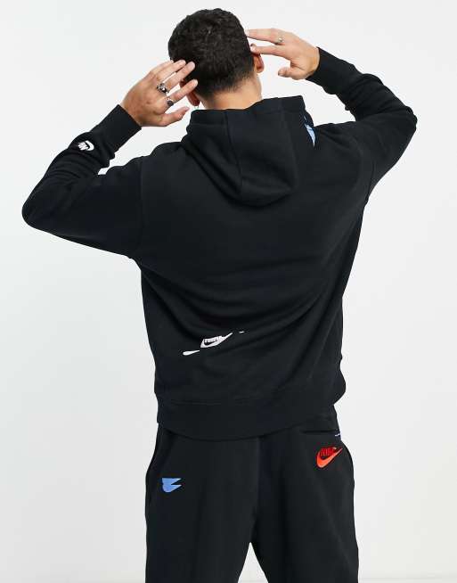 Nike Sport - Essentials - Sort hættetrøje med flere 'Futura'-logoer i fleece, 2 af 4