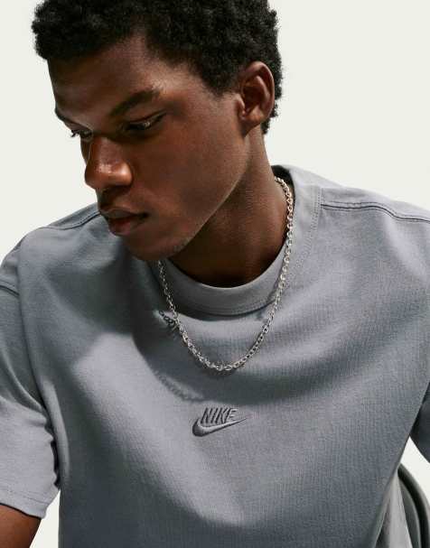 Nike Sportswear camiseta esencial premium de corte holgado en gris - view 1