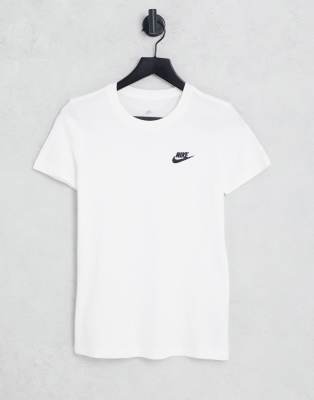 Nike Nike Sportswear Club t-shirt in white