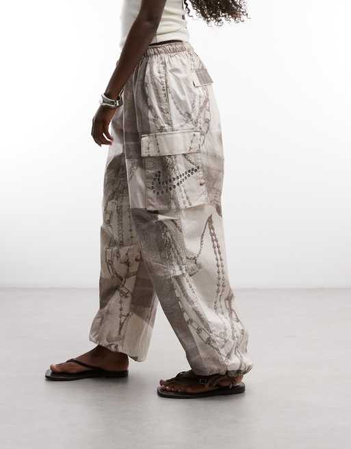 Nike Sportswear Dance camouflage print pants in brown, 2 of 5