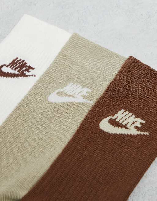 Nike Sportswear - Everyday Essential - Confezione da 3 paia di calzini multicolore, 3 di 3