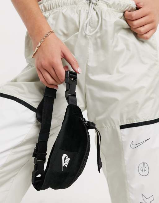 Nike sportswear winterized hip pack top