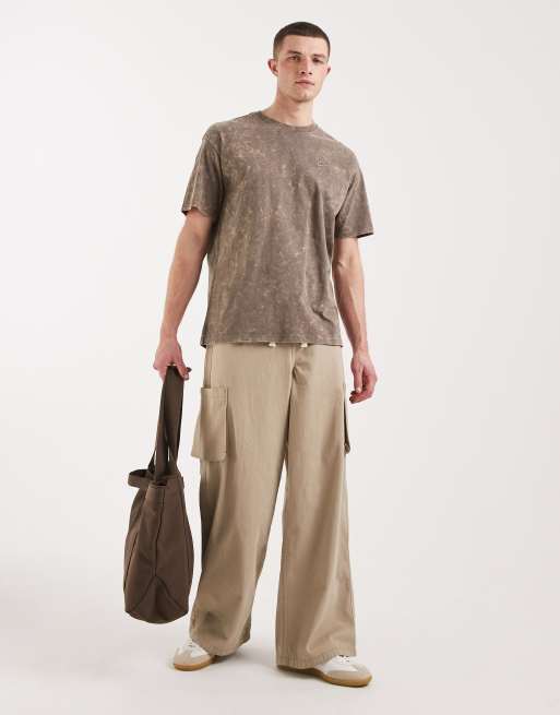 Nike Sportswear Max 90 Club wash t-shirt in light gray, 2 of 5
