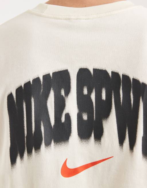 Nike – Sportswear – Naturvit t-shirt med tryck baktill, 5 av 5
