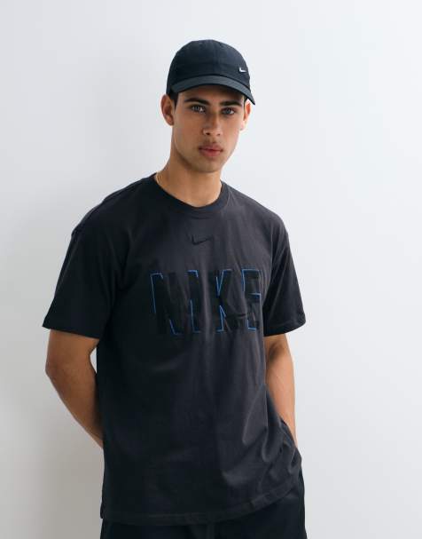 Nike Sportswear short sleeve crew neck T-shirt in black - view 1