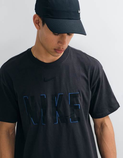 Nike Sportswear short sleeve crew neck T-shirt in black, 3 of 5