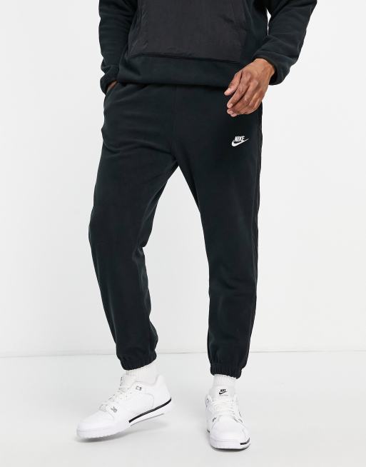Nike Sportswear – Sport Essentials – Jogginghose aus Polarfleece in Schwarz mit Bündchen, 3 von 4