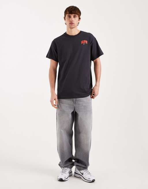 Nike - Sportswear - T-shirt nera con grafica stampata sul retro, 2 di 5