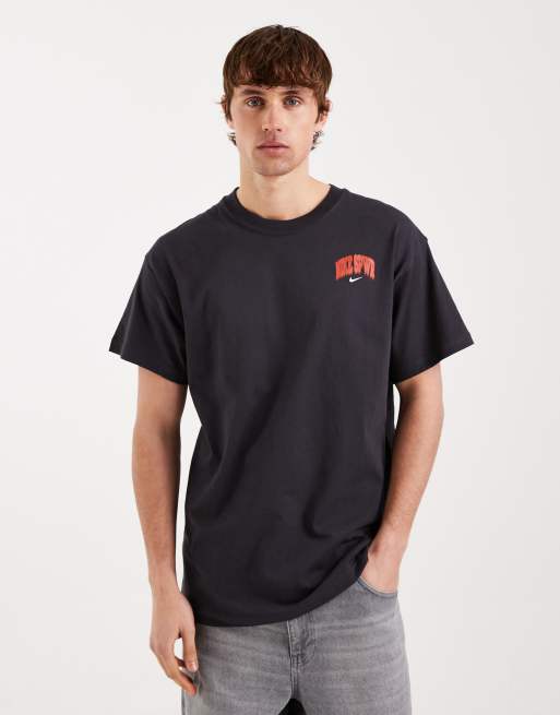 Nike - Sportswear - T-shirt nera con grafica stampata sul retro, 3 di 5