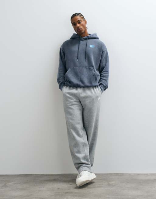 Nike spray graphic back print hoodie in black, 3 of 5