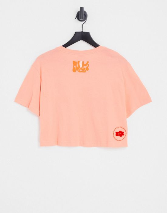https://images.asos-media.com/products/nike-spring-break-essential-cropped-t-shirt-in-dusty-coral/201499053-2?$n_550w$&wid=550&fit=constrain