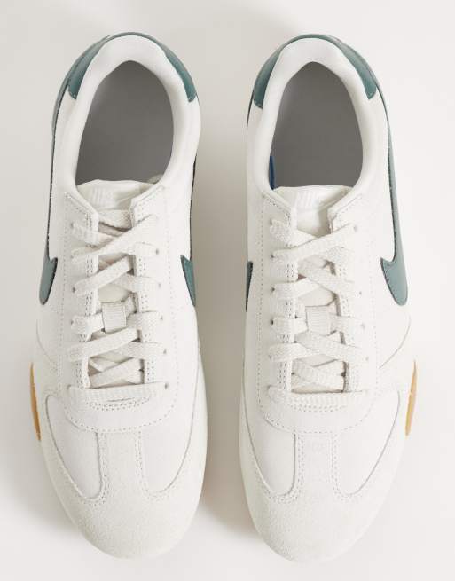 Nike Sprint Sister Sneaker in Wollweiß und grünem Wildleder, 3 von 5