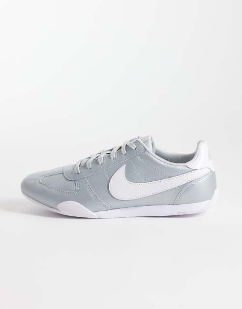 Nike – Sprint Sister – Srebrne metaliczne buty sportowe - view 1