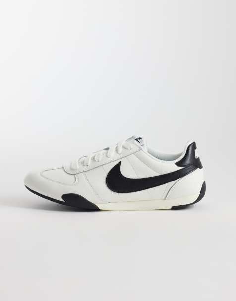 Nike – Sprint Sister – Vita och svarta sneakers - view 1