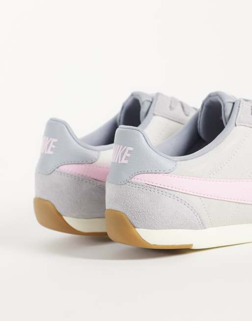 Nike Sprint Sister zapatillas de deporte de ante grises y rosas, 2 de 5