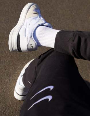 nike squash trainers