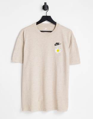 have a nike day shirt white