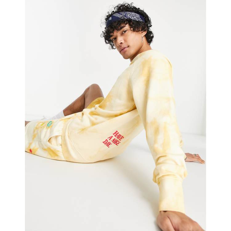 Pastel yellow nike crewneck new arrivals