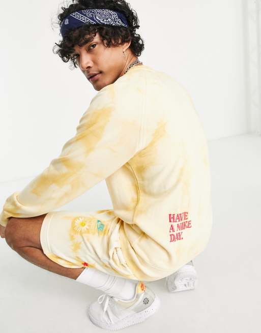 Nike Statement crew dye-effect fleece sweatshirt in pale yellow | ASOS